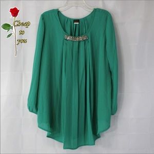 SALON STUDIO TOP. SIZE XL